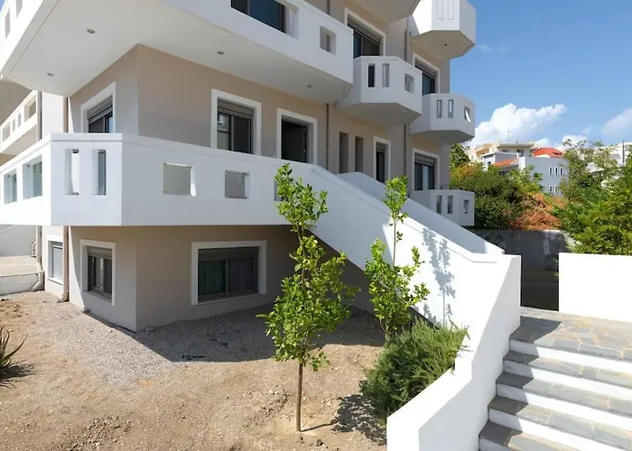 Luxurious And Modern House Near Town And Beach