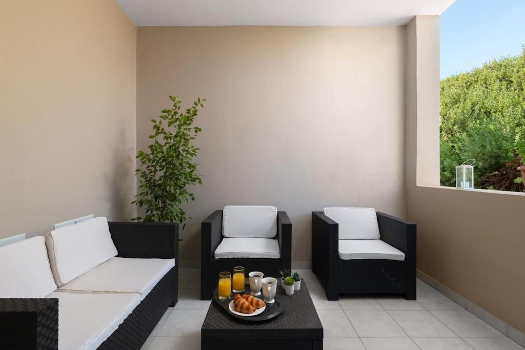 Apartment Luxurious And Modern House Near Town And